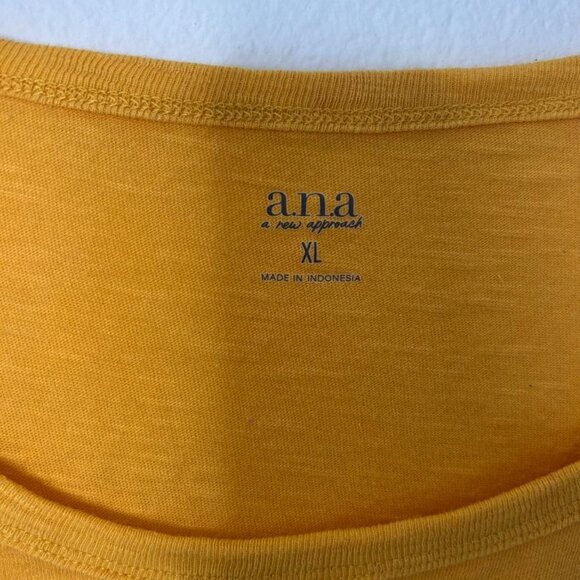 Marigold Short Sleeve Tee with Front Pocket - Picture 4 of 4